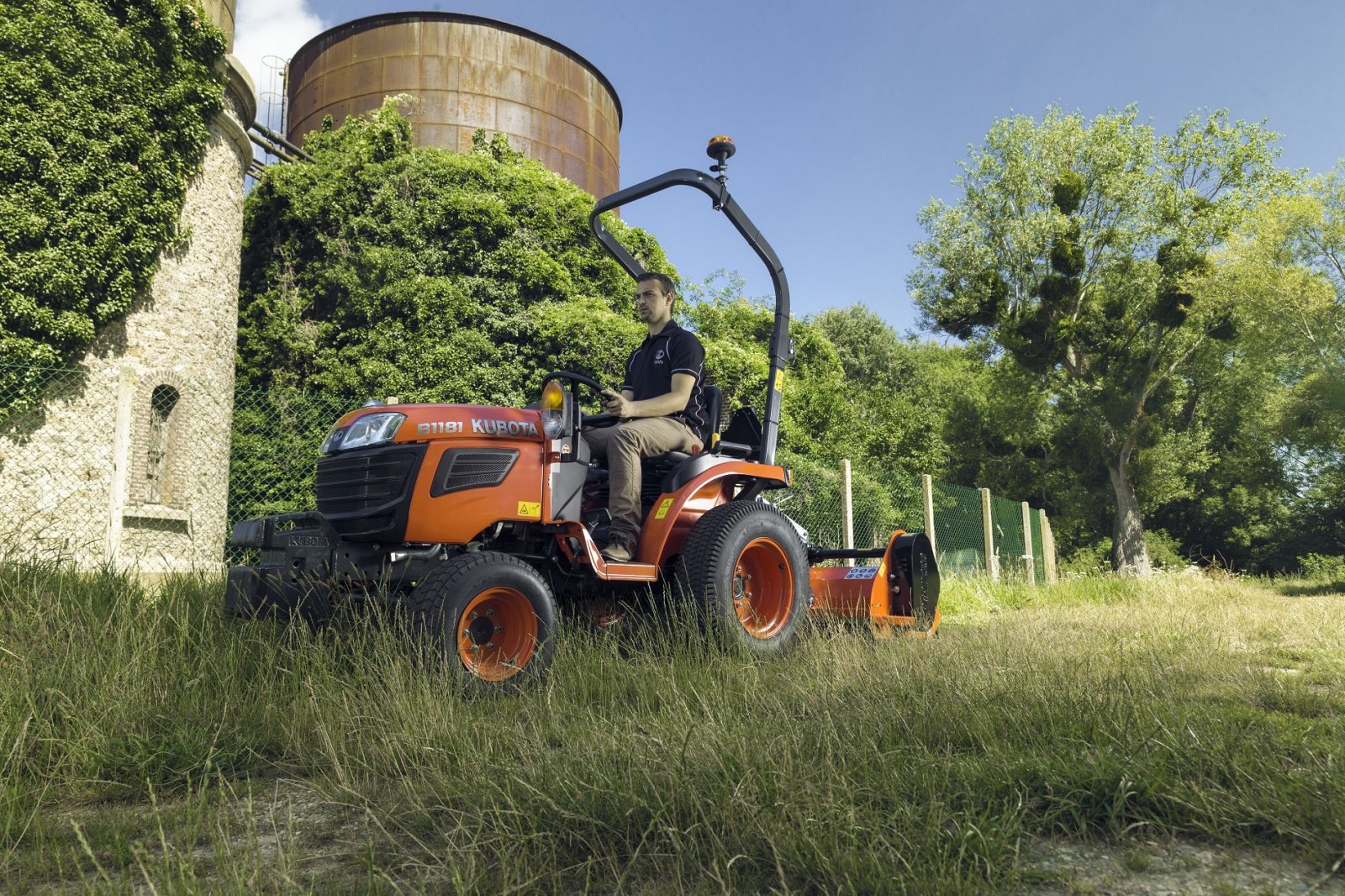 Traktor от тип Kubota B1181  Aktion, Neumaschine в Olpe (Снимка 4)