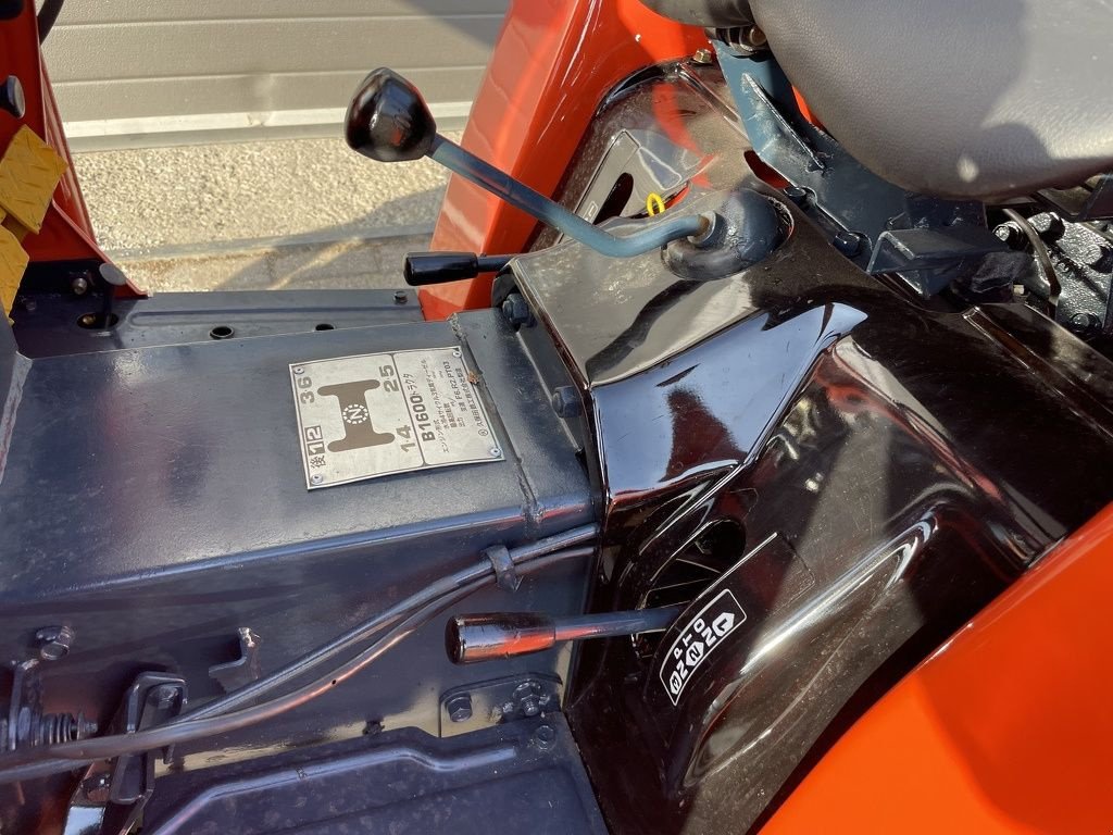 Traktor van het type Kubota B1600 4WD 20 PK minitractor + frontlader, Gebrauchtmaschine in Neer (Foto 8)