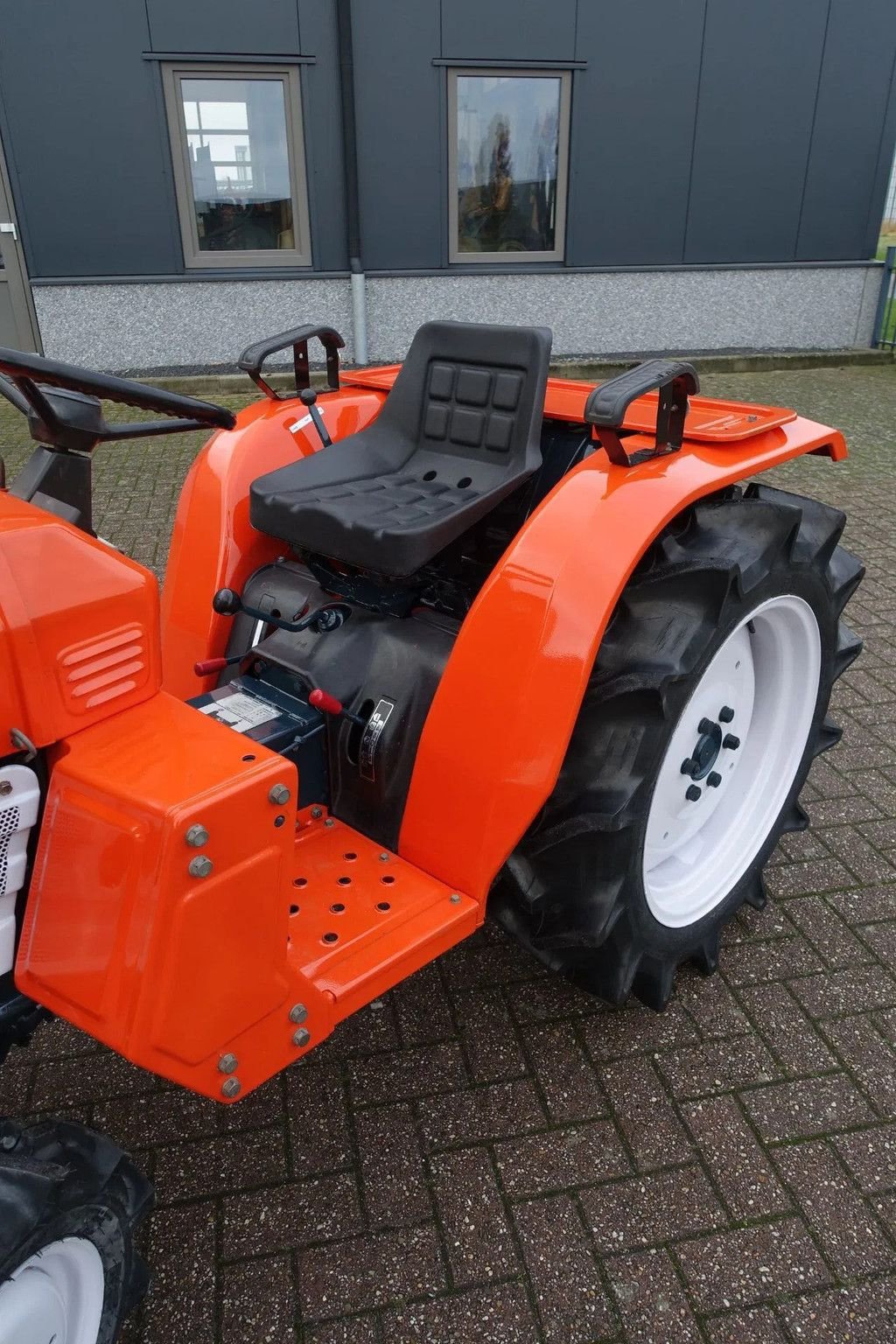 Traktor des Typs Kubota B1600 4wd / 564 Draaiuren / Superkruipversnelling, Gebrauchtmaschine in Swifterband (Bild 9)