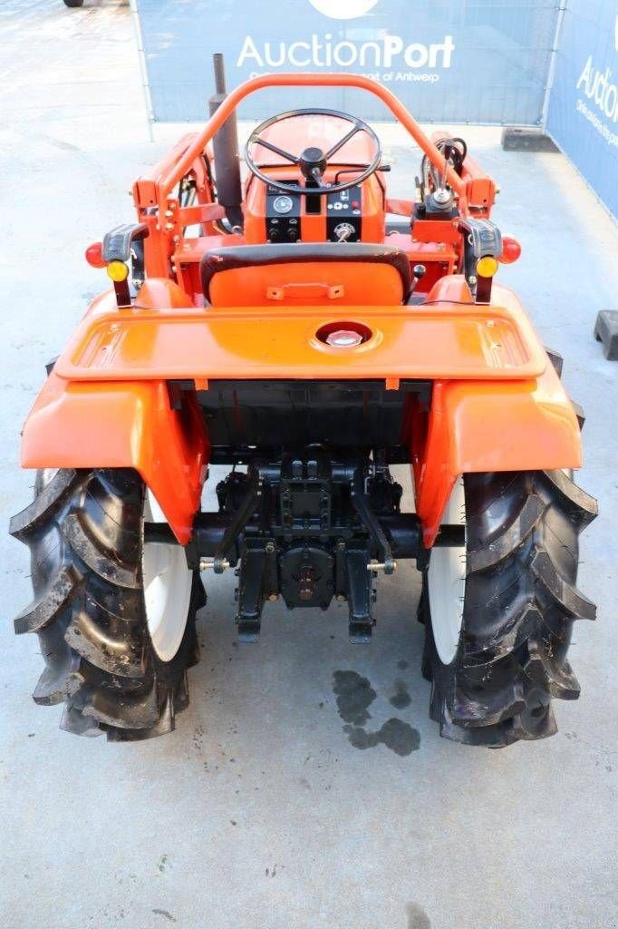 Traktor des Typs Kubota B1600, Gebrauchtmaschine in Antwerpen (Bild 4)