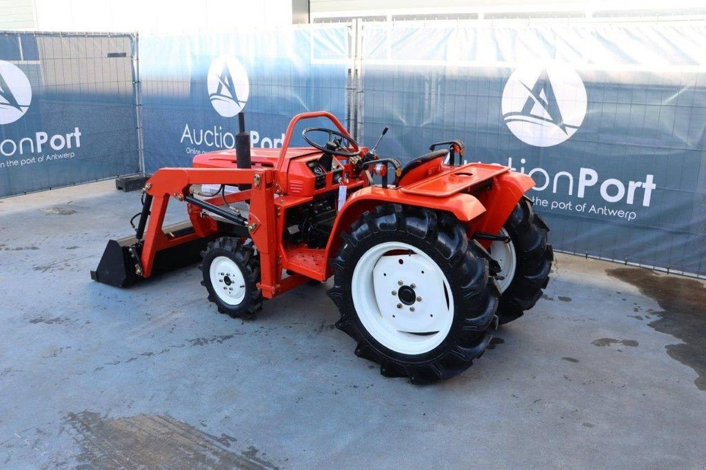 Traktor типа Kubota B1600, Gebrauchtmaschine в Antwerpen (Фотография 3)