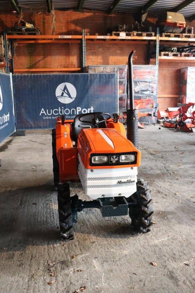 Traktor van het type Kubota B1600DT, Gebrauchtmaschine in Antwerpen (Foto 8)