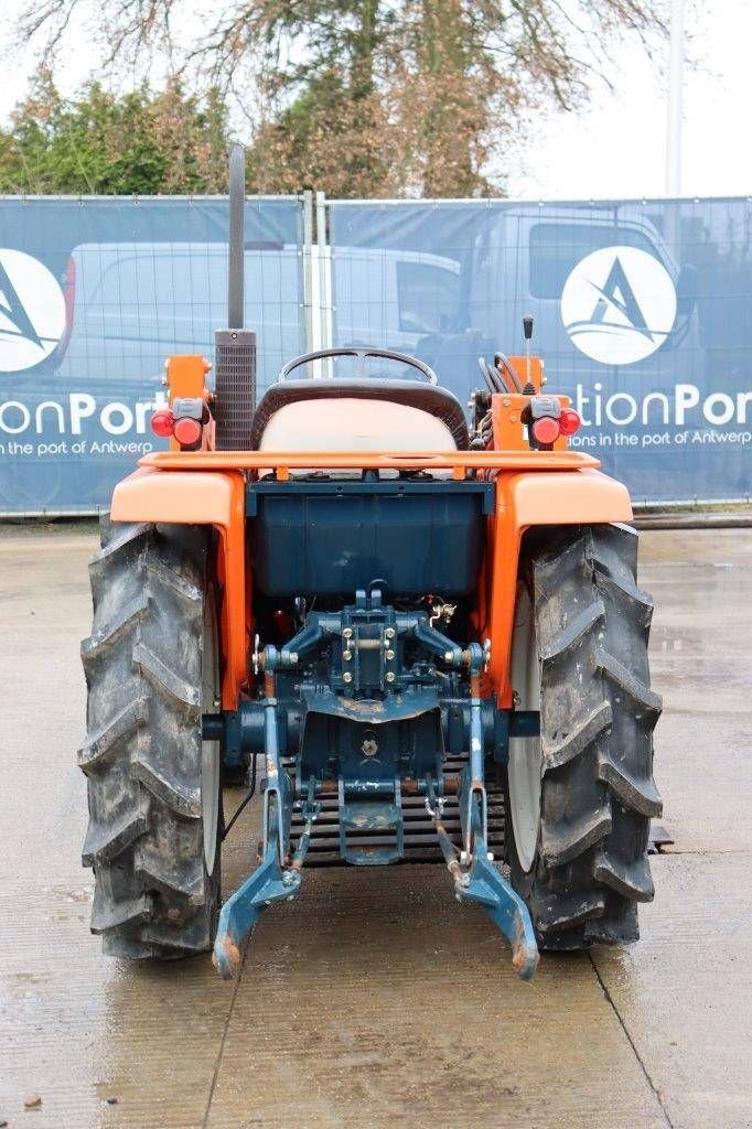 Traktor типа Kubota B1600DT, Gebrauchtmaschine в Antwerpen (Фотография 5)