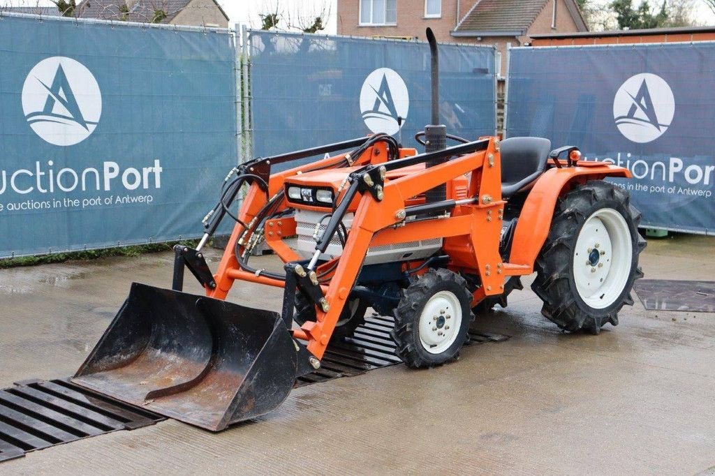 Traktor типа Kubota B1600DT, Gebrauchtmaschine в Antwerpen (Фотография 10)