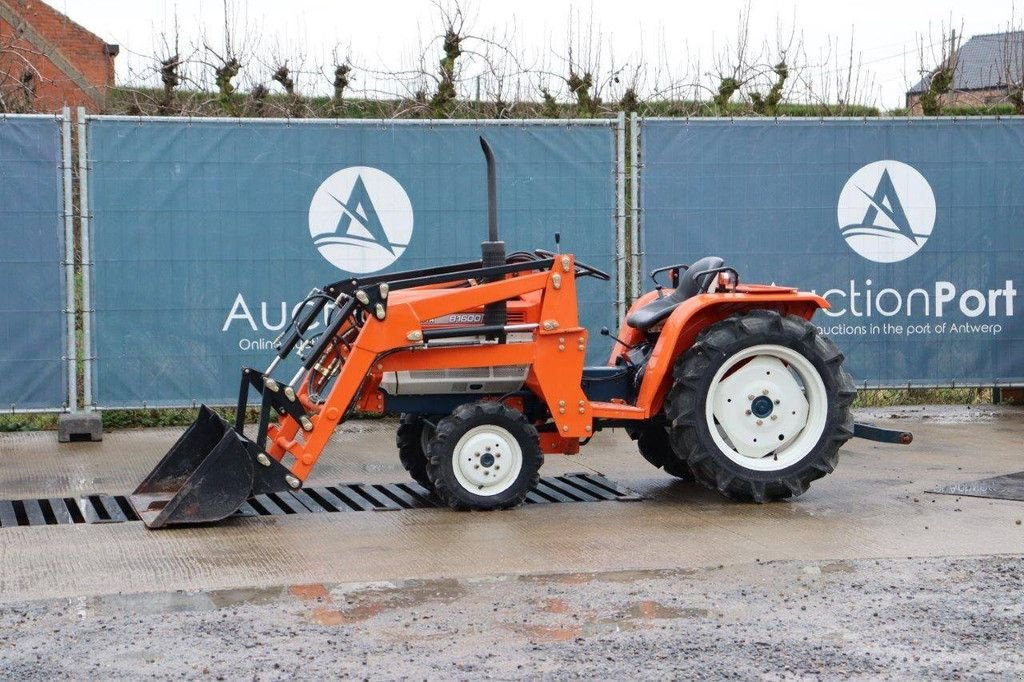 Traktor типа Kubota B1600DT, Gebrauchtmaschine в Antwerpen (Фотография 1)