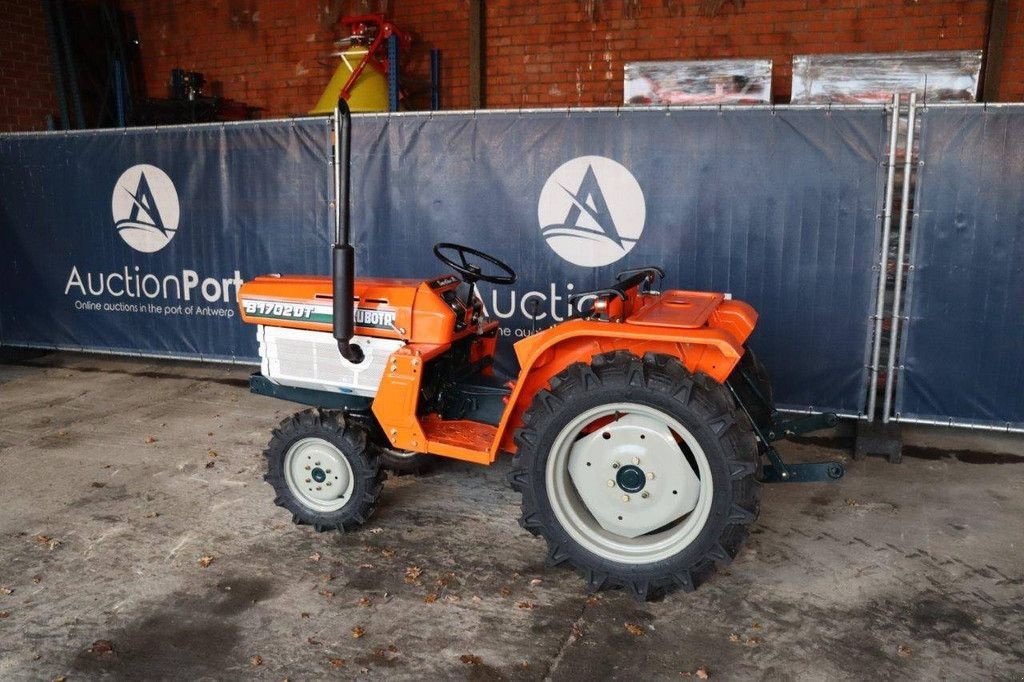 Traktor от тип Kubota B1702DT, Gebrauchtmaschine в Antwerpen (Снимка 3)