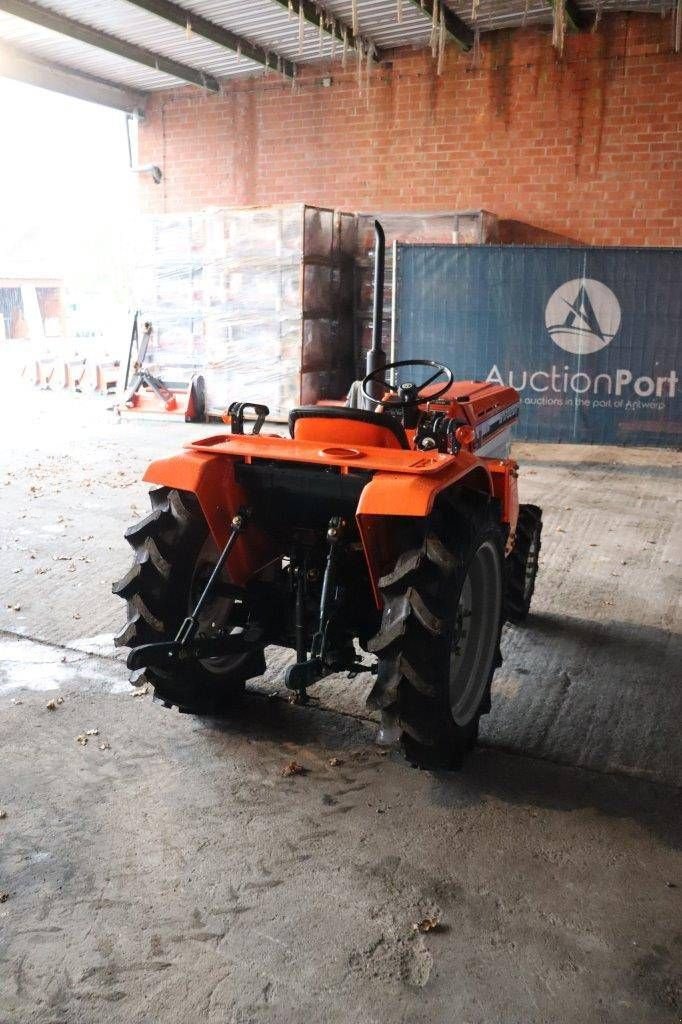 Traktor от тип Kubota B1702DT, Gebrauchtmaschine в Antwerpen (Снимка 7)