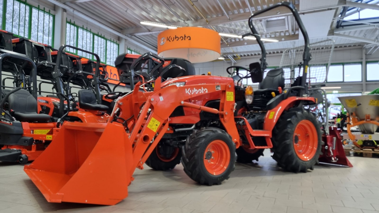 Traktor van het type Kubota B2-261 HST, Neumaschine in Olpe (Foto 5)