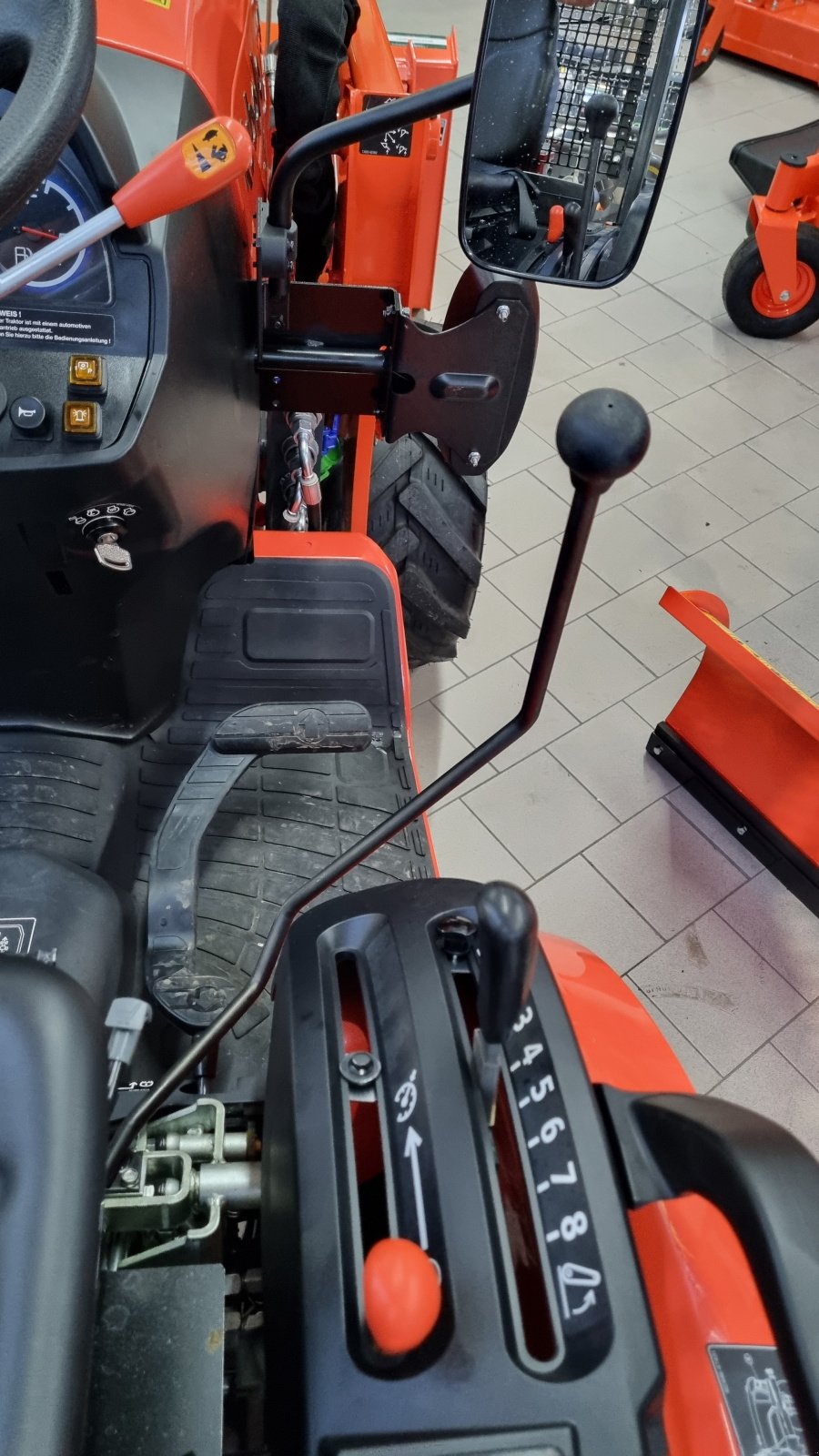 Traktor van het type Kubota B2-261 HST, Neumaschine in Olpe (Foto 12)