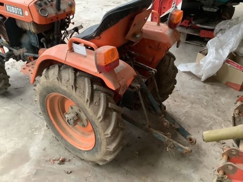 Traktor van het type Kubota B4200, Gebrauchtmaschine in les hayons (Foto 4)