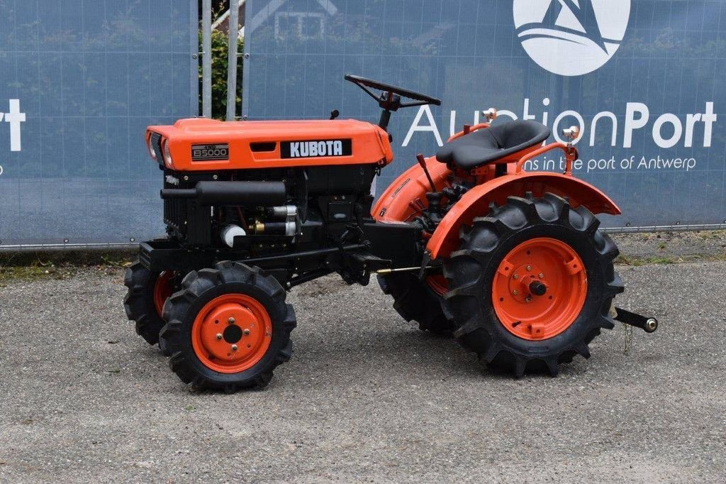 Traktor of the type Kubota B5000, Gebrauchtmaschine in Antwerpen (Picture 1)