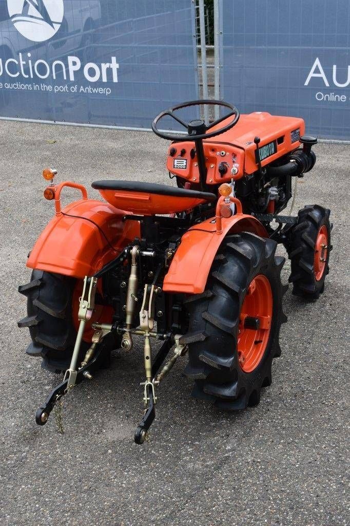 Traktor of the type Kubota B5000, Gebrauchtmaschine in Antwerpen (Picture 4)