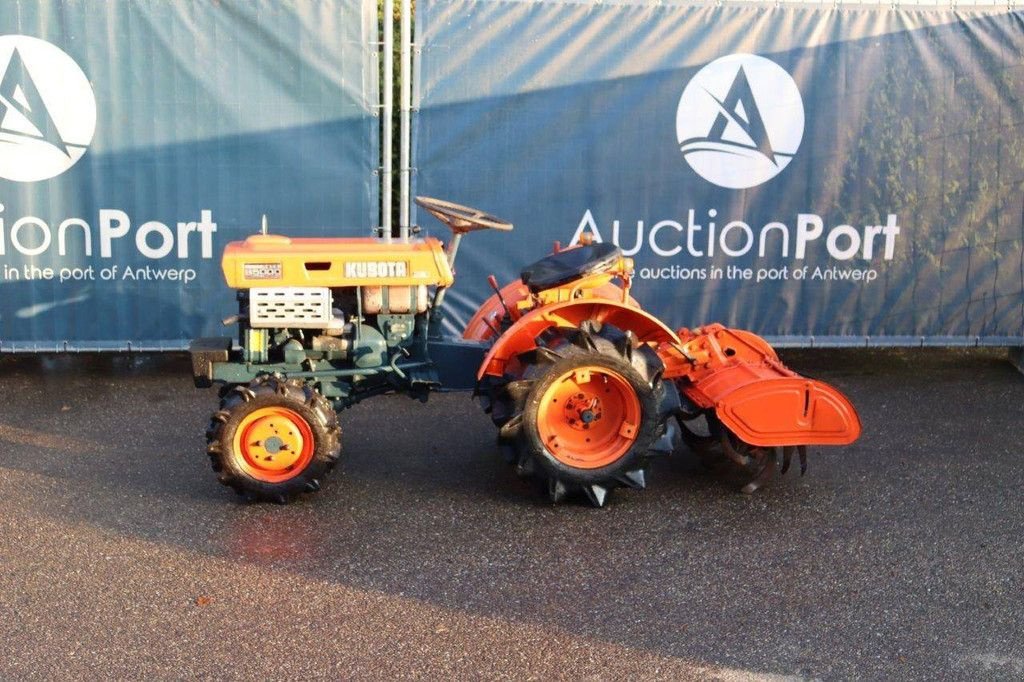 Traktor des Typs Kubota B5000, Gebrauchtmaschine in Antwerpen (Bild 1)