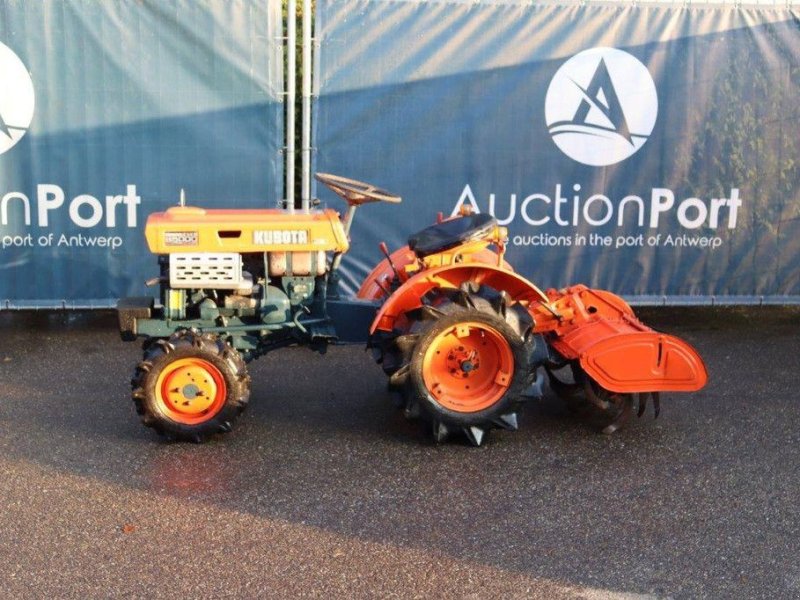 Traktor des Typs Kubota B5000, Gebrauchtmaschine in Antwerpen (Bild 1)