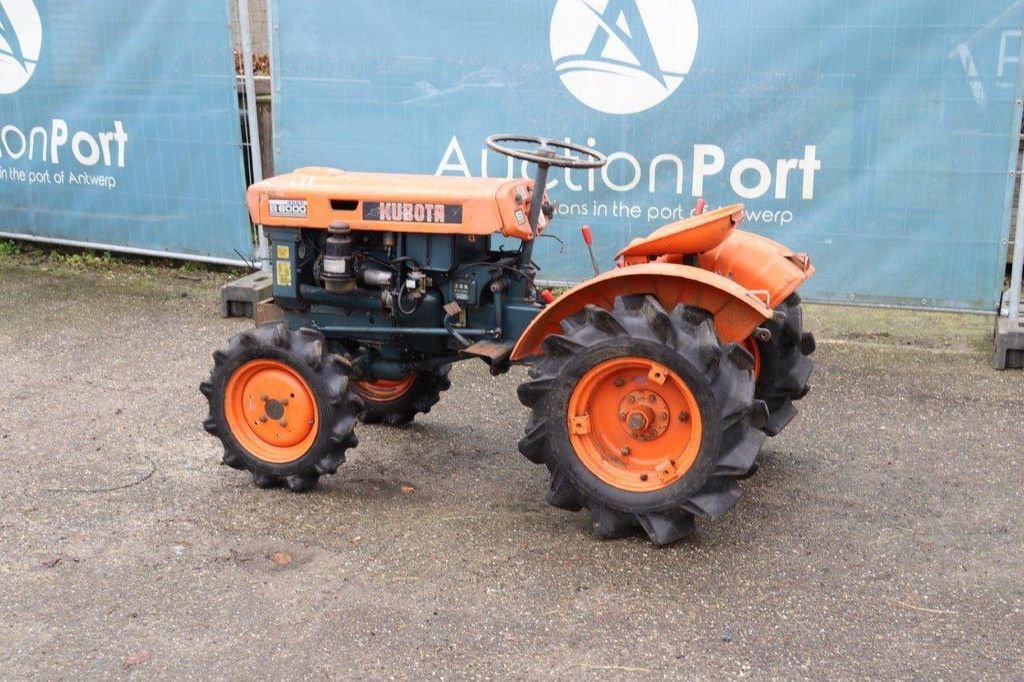 Traktor des Typs Kubota B6000, Gebrauchtmaschine in Antwerpen (Bild 3)