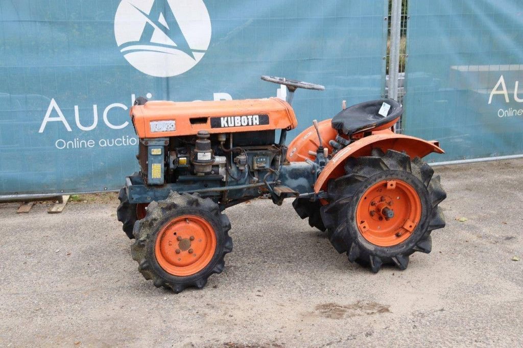 Traktor Türe ait Kubota B6000, Gebrauchtmaschine içinde Antwerpen (resim 1)