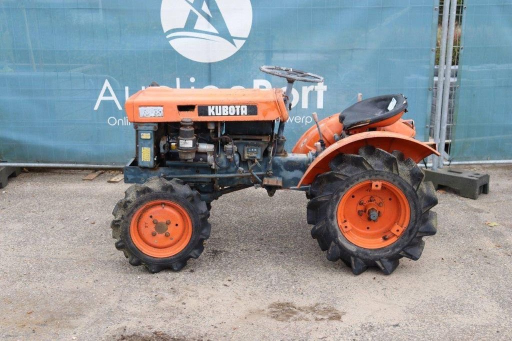 Traktor Türe ait Kubota B6000, Gebrauchtmaschine içinde Antwerpen (resim 2)