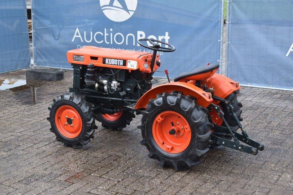 Traktor des Typs Kubota B6000, Gebrauchtmaschine in Antwerpen (Bild 3)