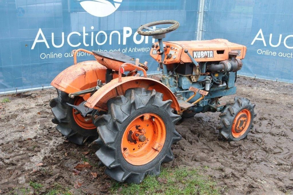 Traktor del tipo Kubota B6000, Gebrauchtmaschine In Antwerpen (Immagine 9)