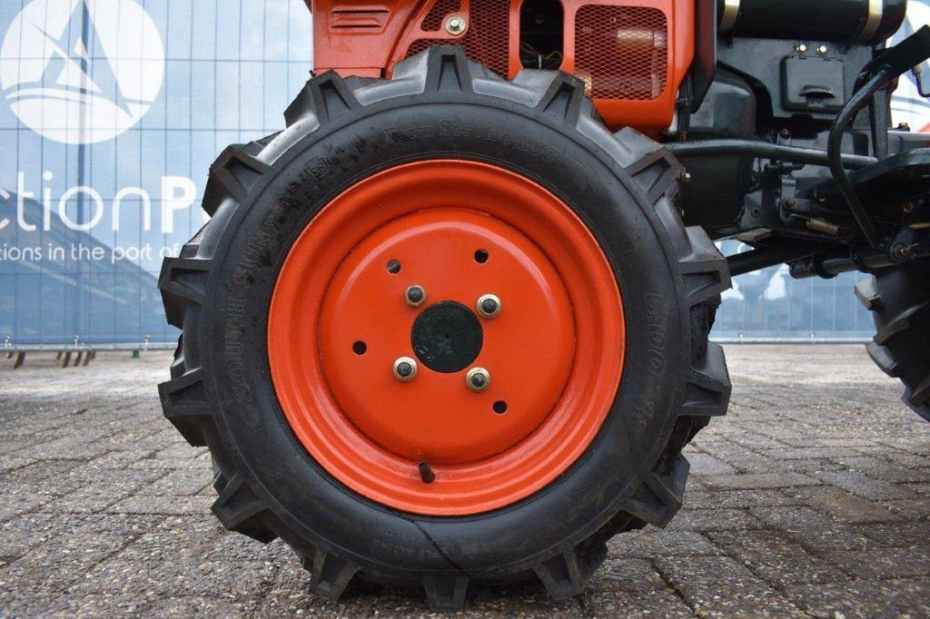 Traktor от тип Kubota B6001, Gebrauchtmaschine в Antwerpen (Снимка 11)