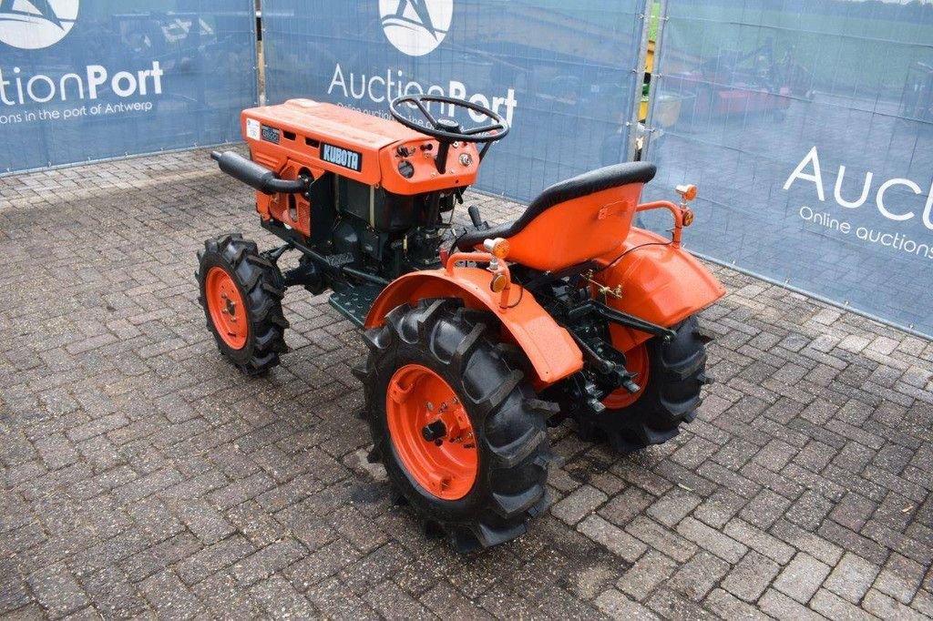 Traktor от тип Kubota B6001, Gebrauchtmaschine в Antwerpen (Снимка 4)