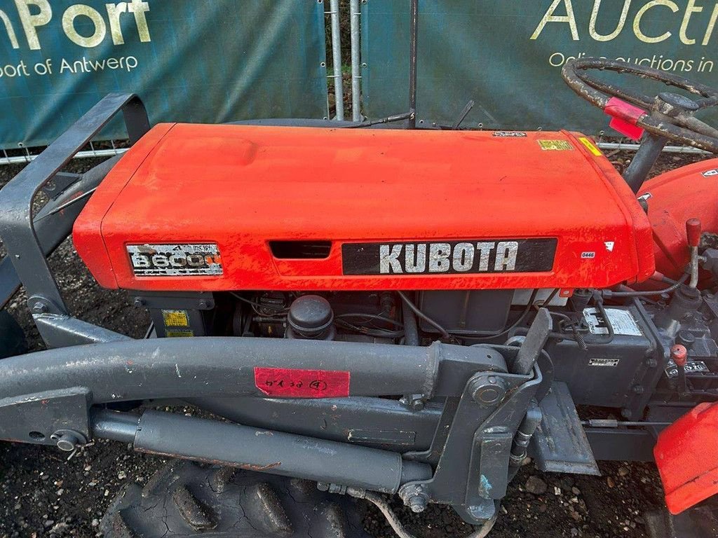 Traktor типа Kubota B6001, Gebrauchtmaschine в Antwerpen (Фотография 9)