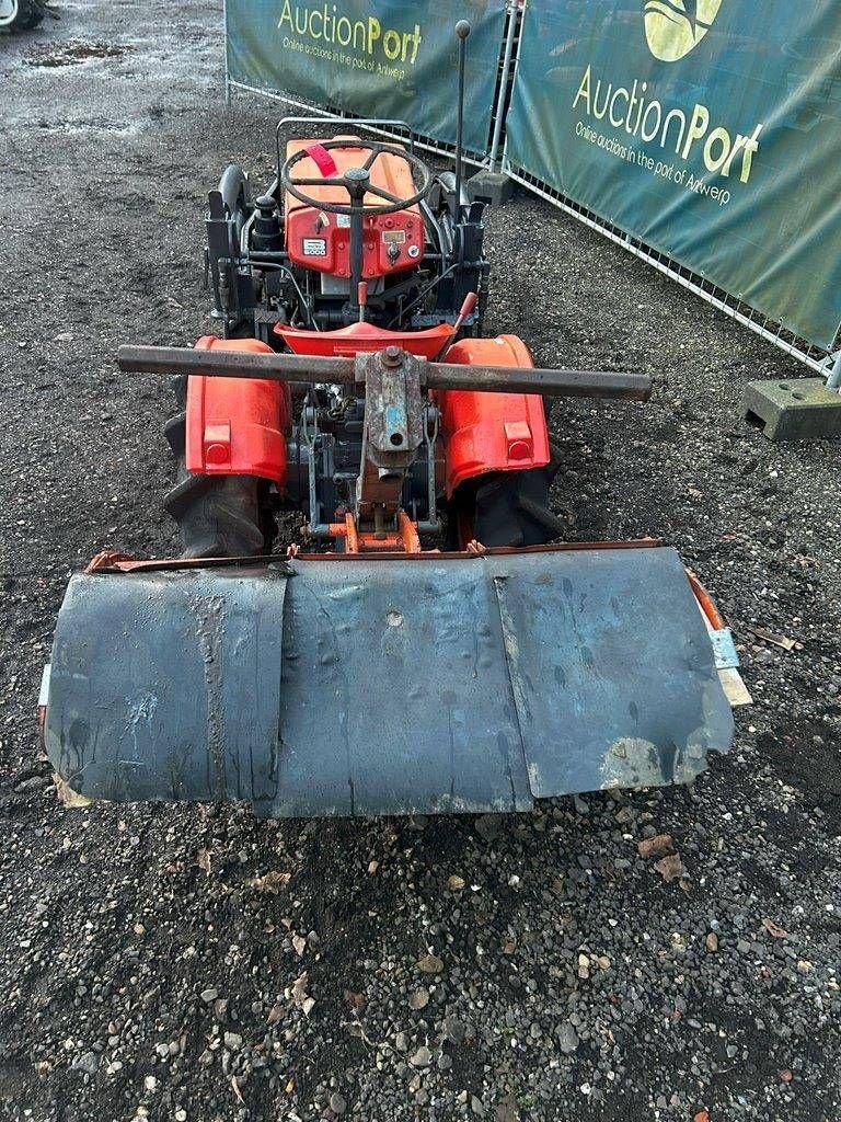 Traktor типа Kubota B6001, Gebrauchtmaschine в Antwerpen (Фотография 2)