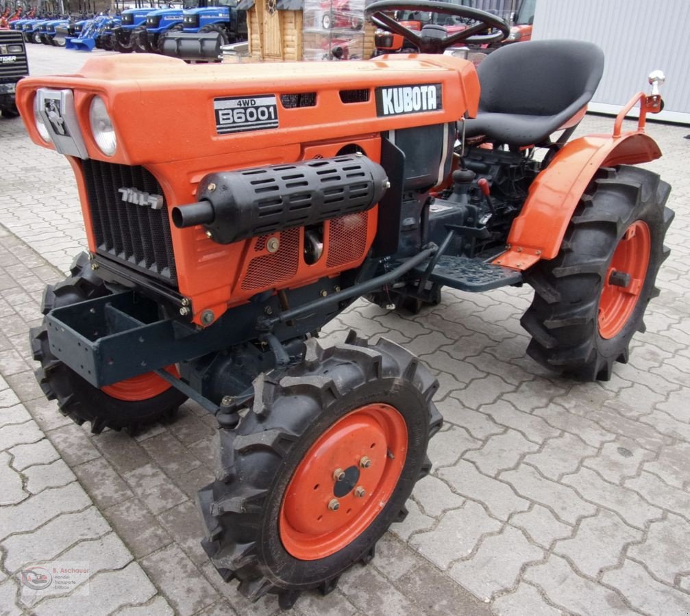 Traktor des Typs Kubota B6001, Gebrauchtmaschine in Dimbach (Bild 3)