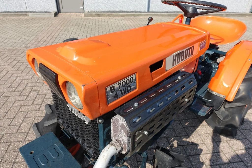 Traktor des Typs Kubota B7000 4wd / Koopje, Gebrauchtmaschine in Swifterband (Bild 4)