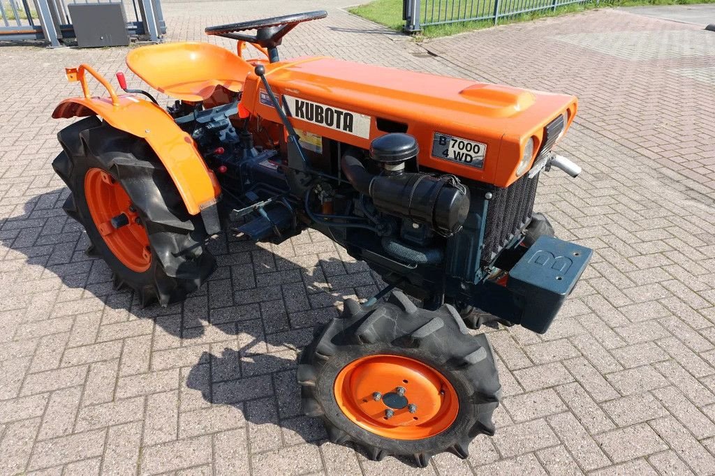 Traktor Türe ait Kubota B7000 4wd / Koopje, Gebrauchtmaschine içinde Swifterband (resim 2)