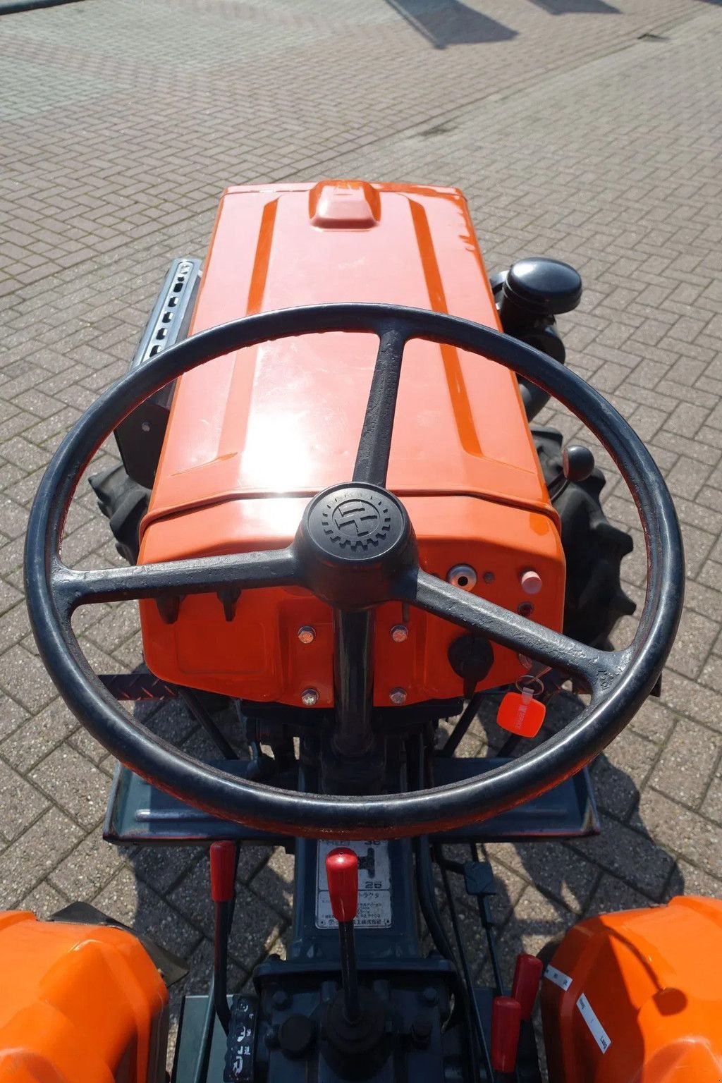 Traktor van het type Kubota B7000 4wd / Koopje, Gebrauchtmaschine in Swifterband (Foto 9)