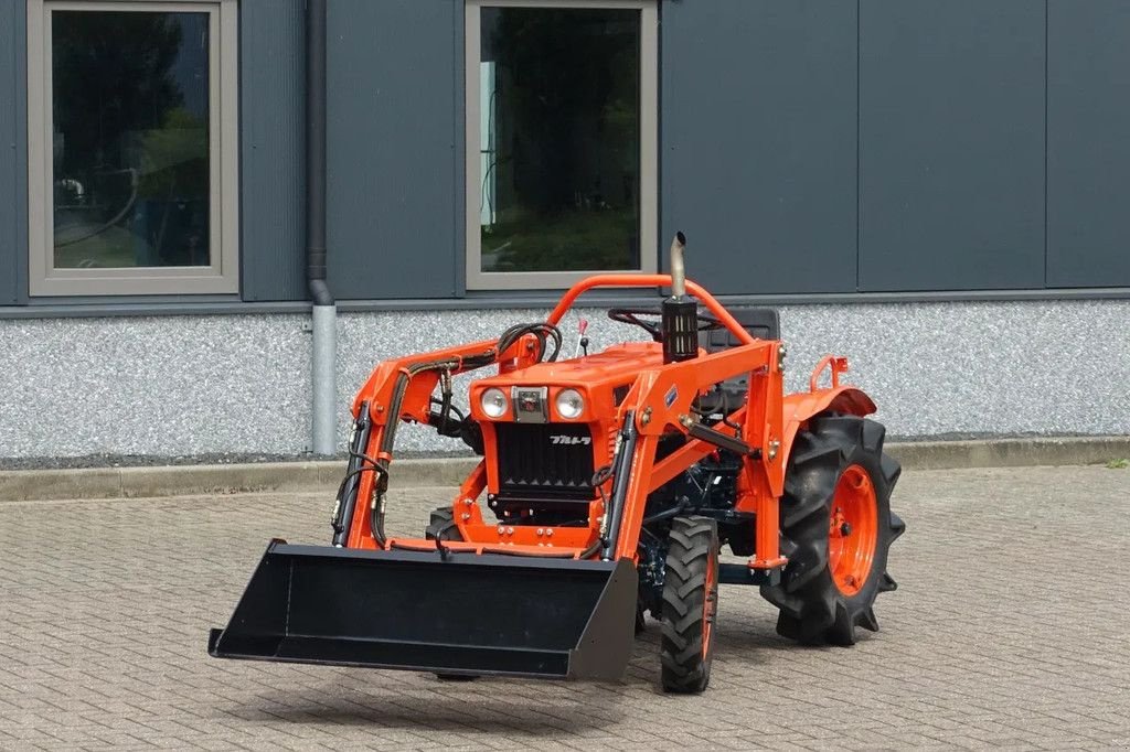 Traktor van het type Kubota B7001 4wd / Voorlader, Gebrauchtmaschine in Swifterband (Foto 1)