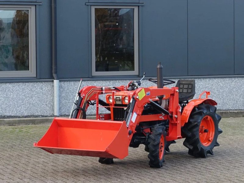 Traktor del tipo Kubota B7001 4wd / Voorlader, Gebrauchtmaschine en Swifterband