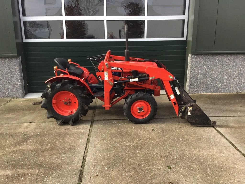 Traktor van het type Kubota B7001 D marge trekker, Gebrauchtmaschine in Beuningen gld (Foto 2)