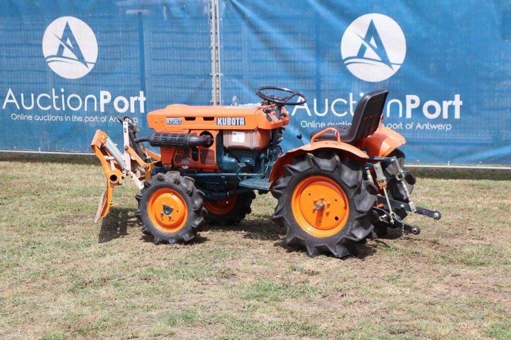 Traktor del tipo Kubota B7001, Gebrauchtmaschine en Antwerpen (Imagen 3)