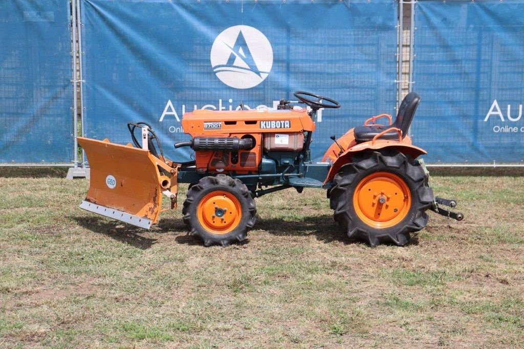 Traktor typu Kubota B7001, Gebrauchtmaschine w Antwerpen (Zdjęcie 2)