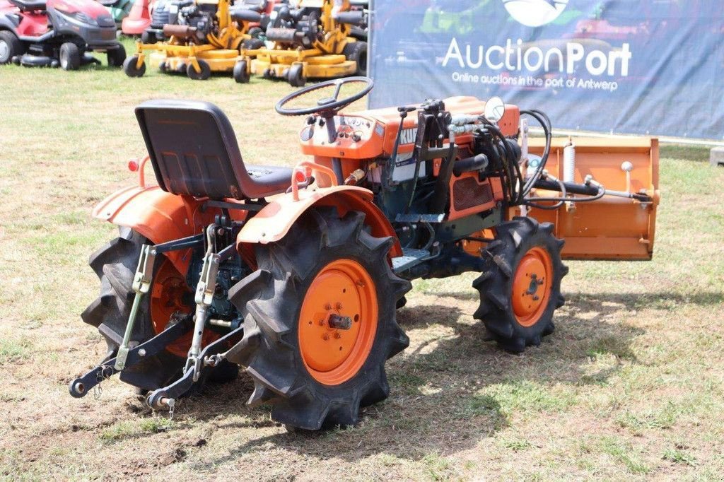 Traktor του τύπου Kubota B7001, Gebrauchtmaschine σε Antwerpen (Φωτογραφία 7)