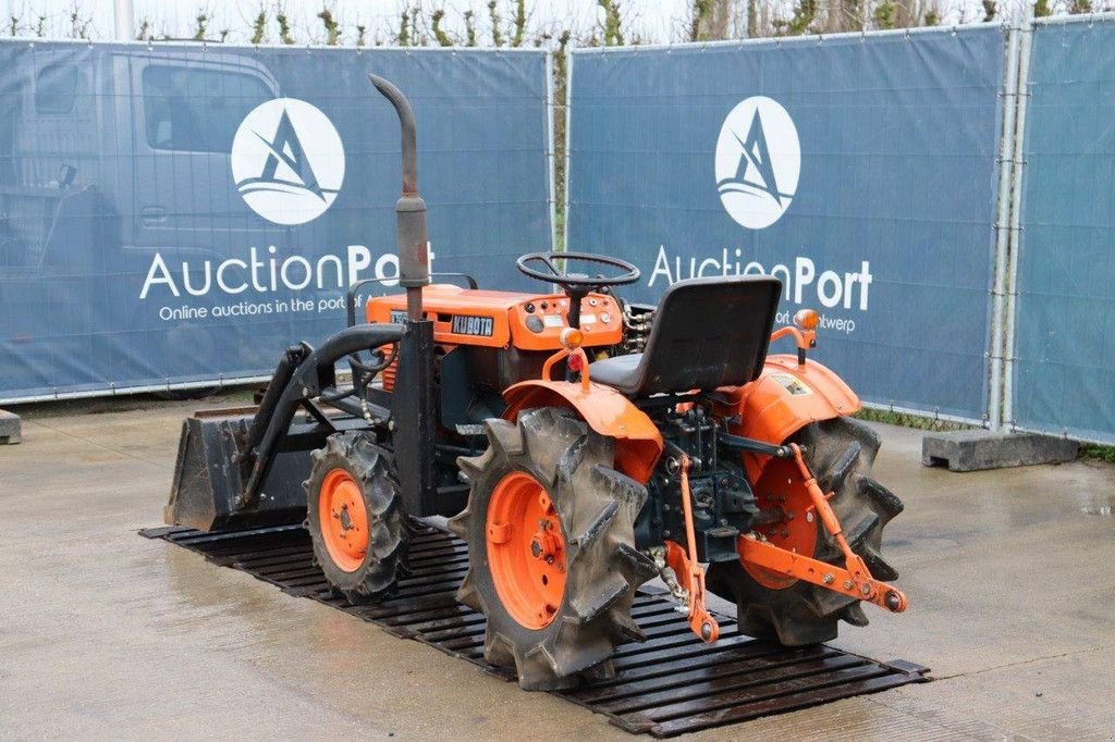 Traktor typu Kubota B7001, Gebrauchtmaschine v Antwerpen (Obrázek 4)