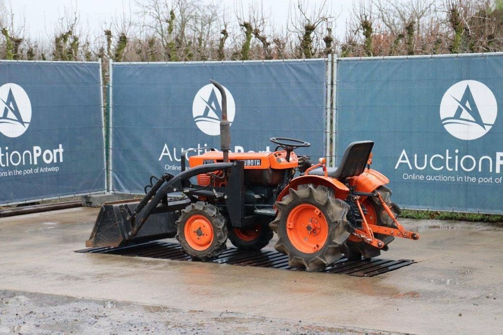 Traktor typu Kubota B7001, Gebrauchtmaschine v Antwerpen (Obrázek 3)