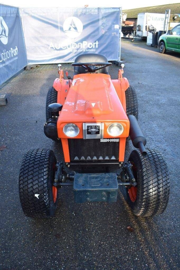 Traktor типа Kubota B7001, Gebrauchtmaschine в Antwerpen (Фотография 8)