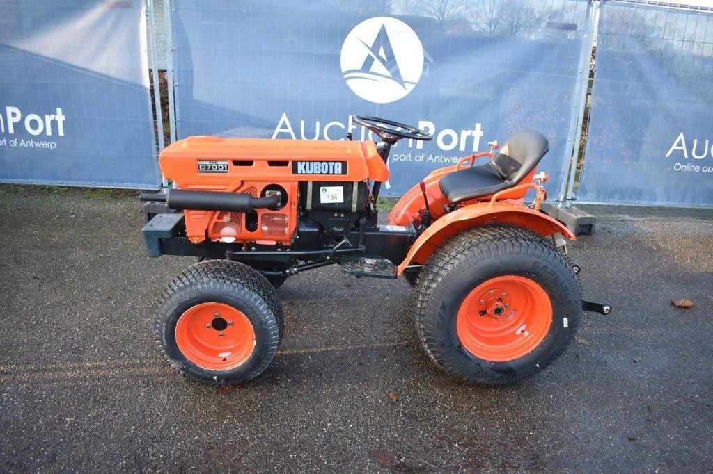 Traktor типа Kubota B7001, Gebrauchtmaschine в Antwerpen (Фотография 2)