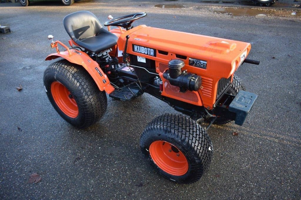 Traktor типа Kubota B7001, Gebrauchtmaschine в Antwerpen (Фотография 7)