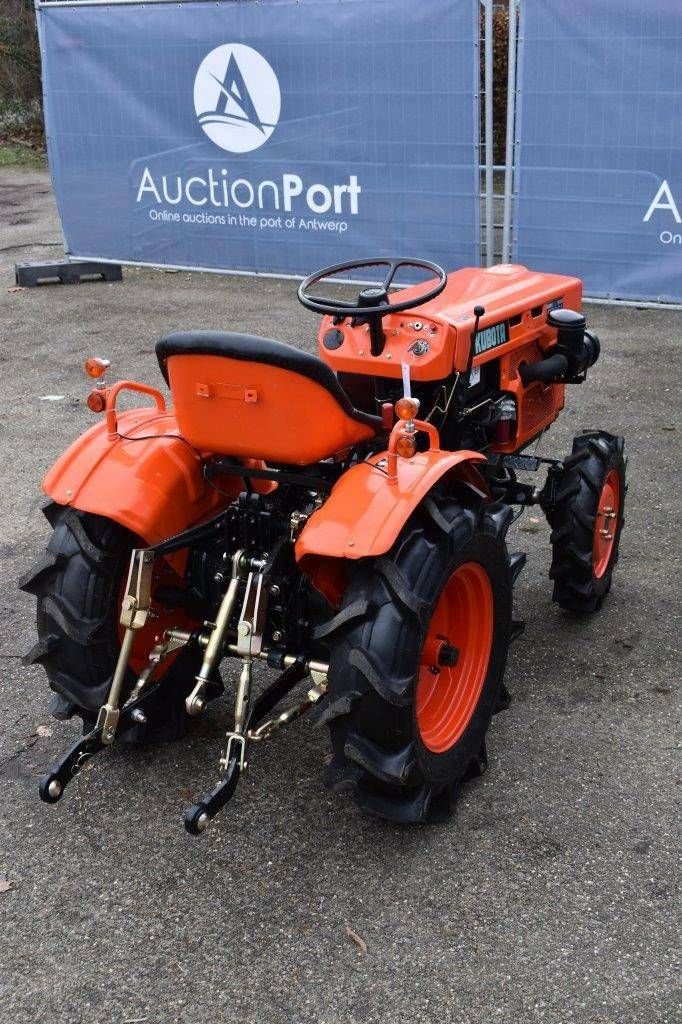 Traktor of the type Kubota B7001, Gebrauchtmaschine in Antwerpen (Picture 7)