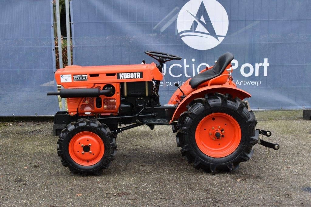 Traktor of the type Kubota B7001, Gebrauchtmaschine in Antwerpen (Picture 2)