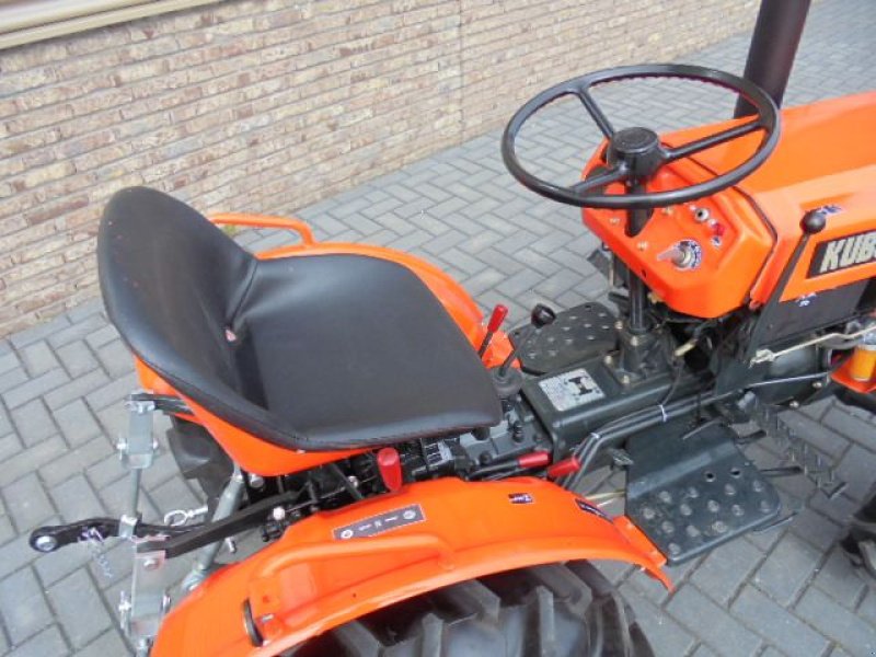 Traktor tip Kubota b7001, Gebrauchtmaschine in Houten (Poză 3)