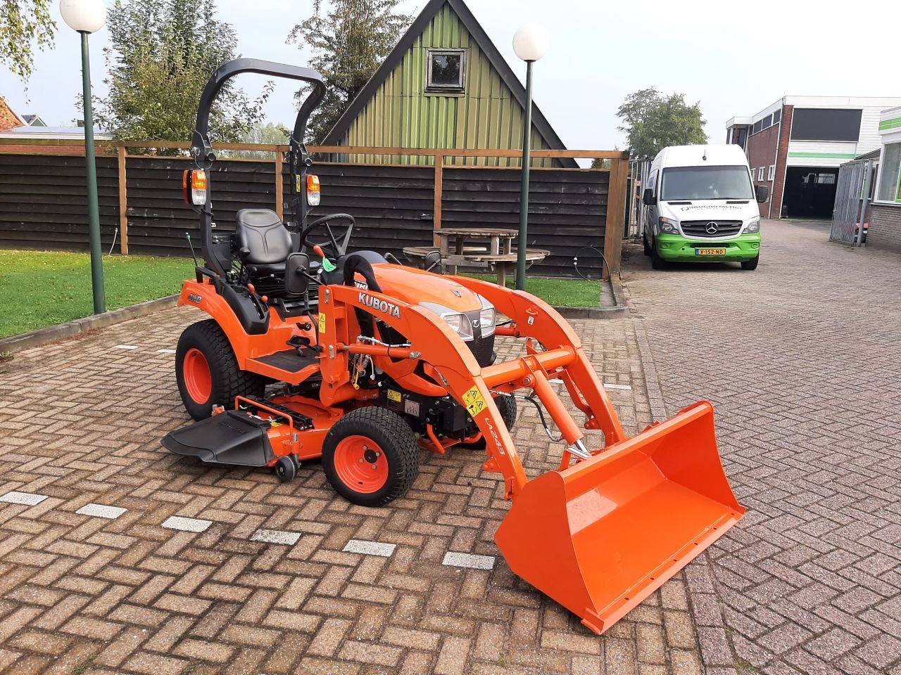 Traktor des Typs Kubota BX 231, Gebrauchtmaschine in Hardegarijp (Bild 3)