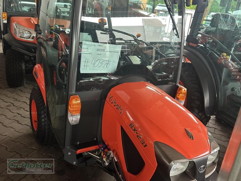 Traktor van het type Kubota BX231 Cab Winter, Neumaschine in Idstein-Wörsdorf (Foto 1)