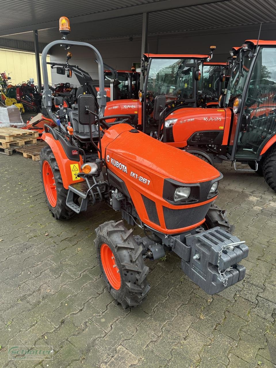 Traktor des Typs Kubota EK1-261 DT-EC 5J+FG, Neumaschine in Idstein-Wörsdorf (Bild 1)