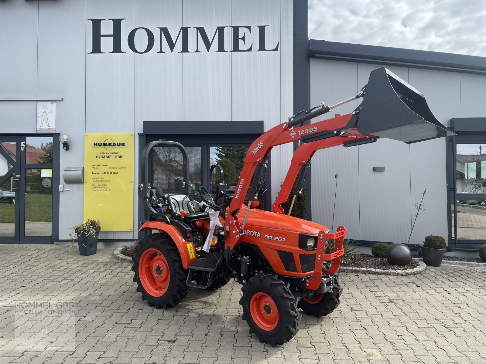 Traktor of the type Kubota EK1-261 Rops mit Frontlader, Neumaschine in Bopfingen (Picture 1)