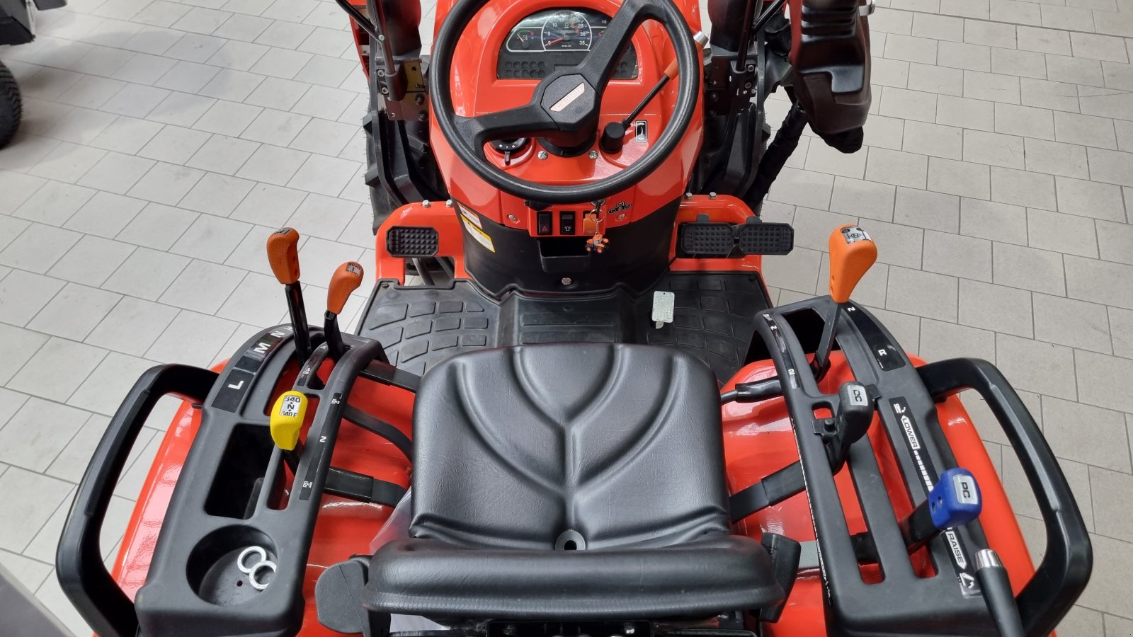 Traktor του τύπου Kubota EK1-261, Neumaschine σε Olpe (Φωτογραφία 19)